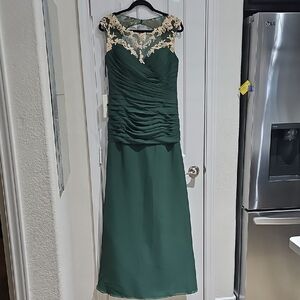 Adas bridal Gown Elegant Green Evening Dress with Lace Details Size 12